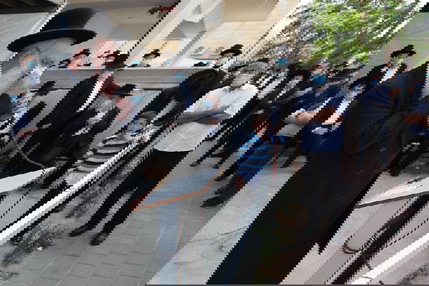 הספד על הרב עוזר דרורי: 'הפריע לו שנשים טיפלו בו כשהיה מונשם'