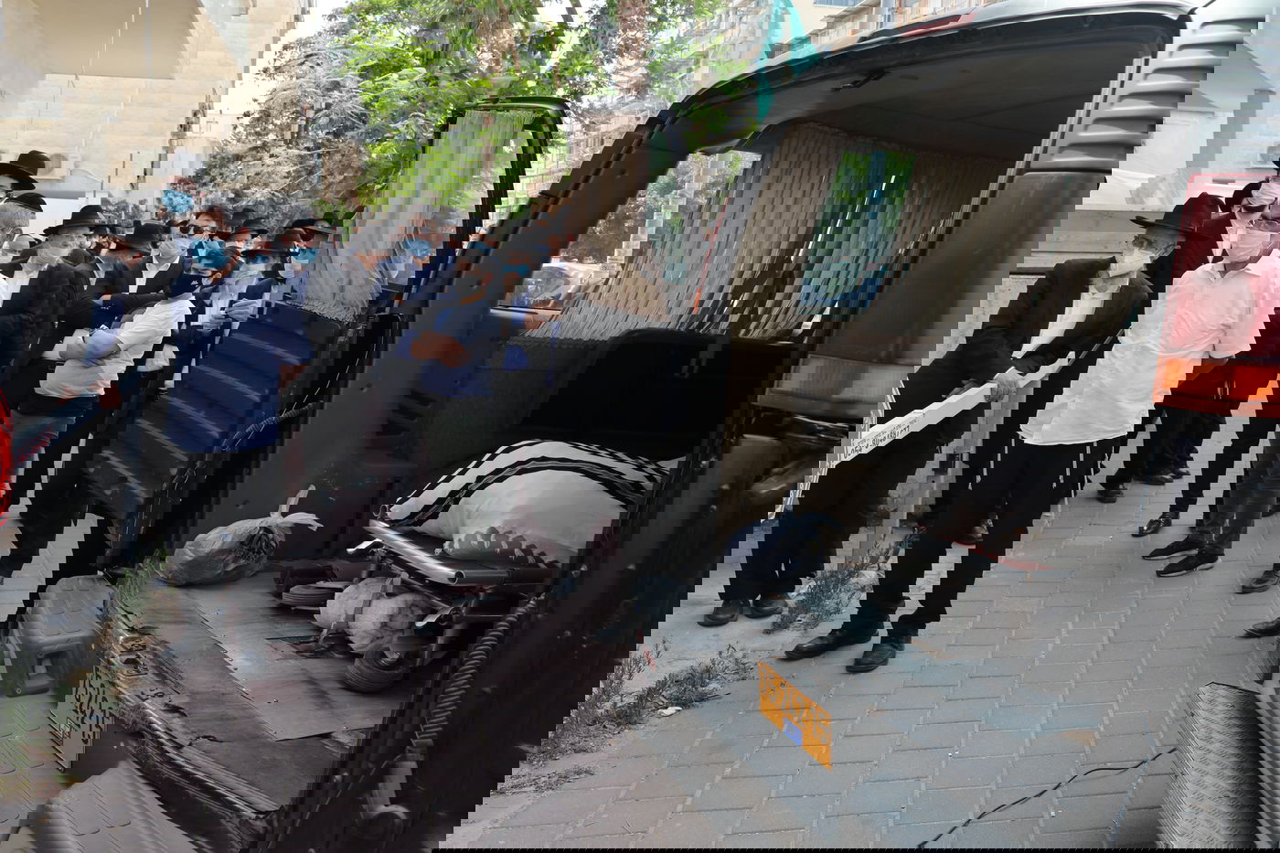 הספד על הרב עוזר דרורי: 'הפריע לו שנשים טיפלו בו כשהיה מונשם'