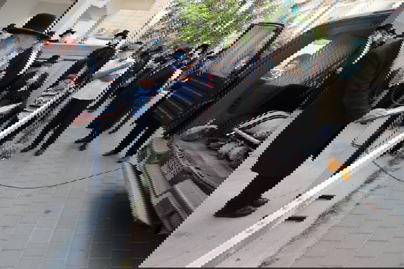 הספד על הרב עוזר דרורי: 'הפריע לו שנשים טיפלו בו כשהיה מונשם'