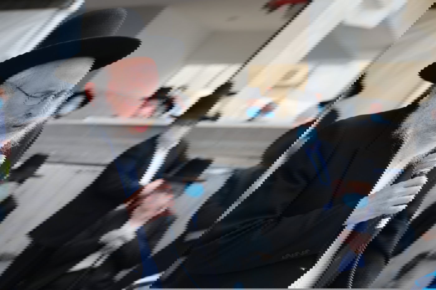 הספד על הרב עוזר דרורי: 'הפריע לו שנשים טיפלו בו כשהיה מונשם'