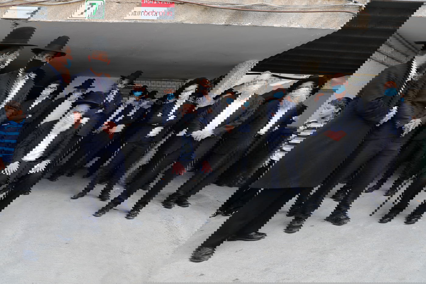 הספד על הרב עוזר דרורי: 'הפריע לו שנשים טיפלו בו כשהיה מונשם'