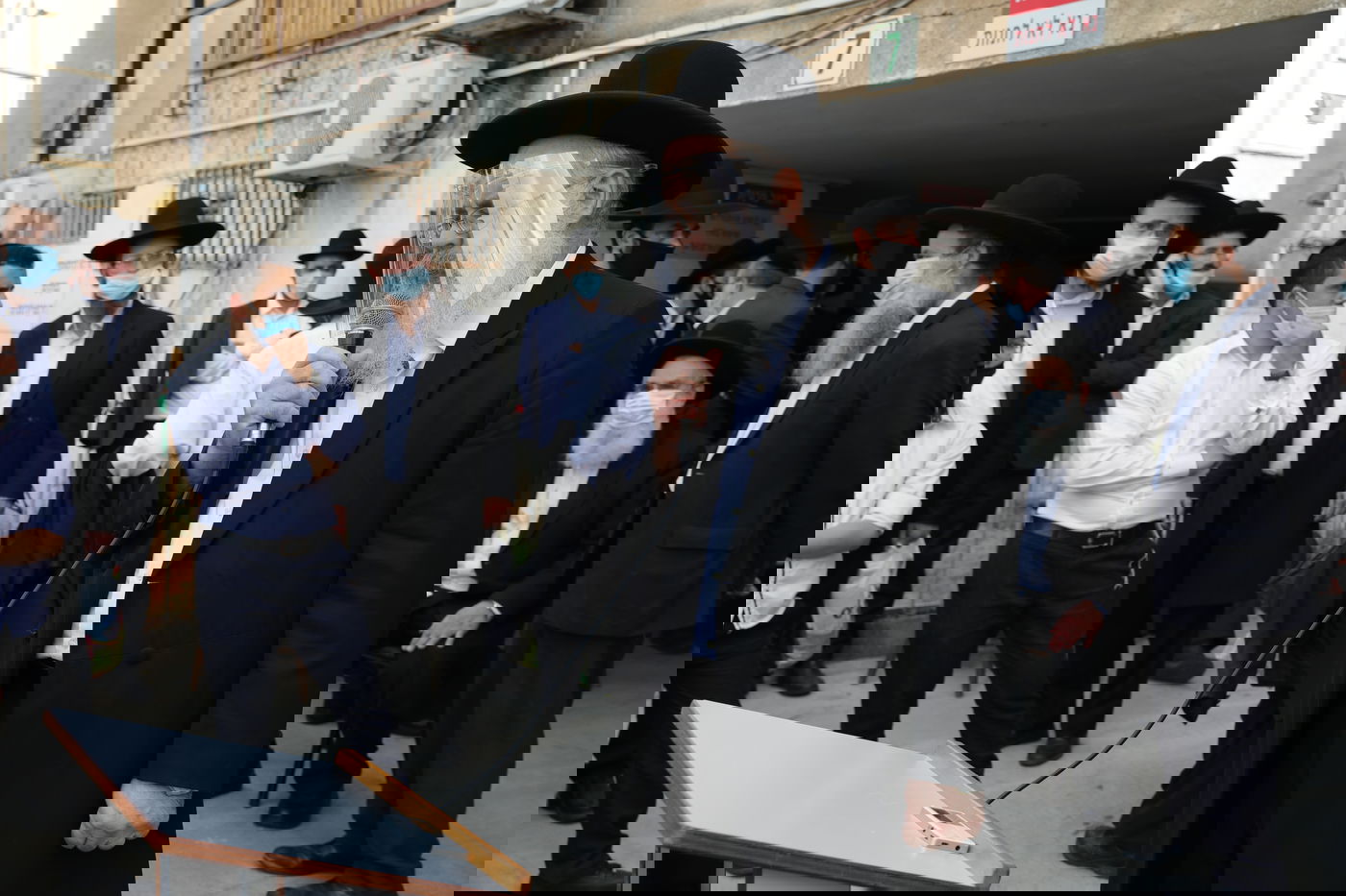 הספד על הרב עוזר דרורי: 'הפריע לו שנשים טיפלו בו כשהיה מונשם'