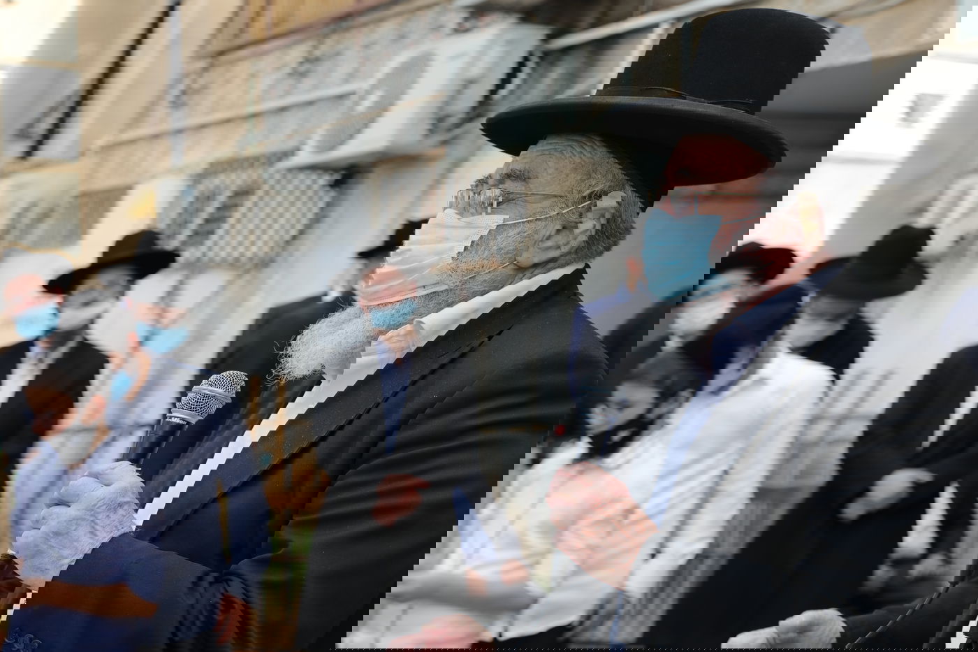 הספד על הרב עוזר דרורי: 'הפריע לו שנשים טיפלו בו כשהיה מונשם'