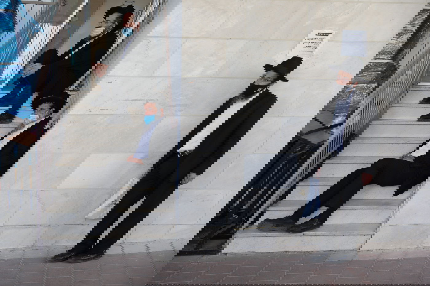 הספד על הרב עוזר דרורי: 'הפריע לו שנשים טיפלו בו כשהיה מונשם'