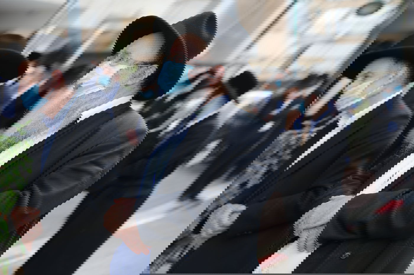 הספד על הרב עוזר דרורי: 'הפריע לו שנשים טיפלו בו כשהיה מונשם'