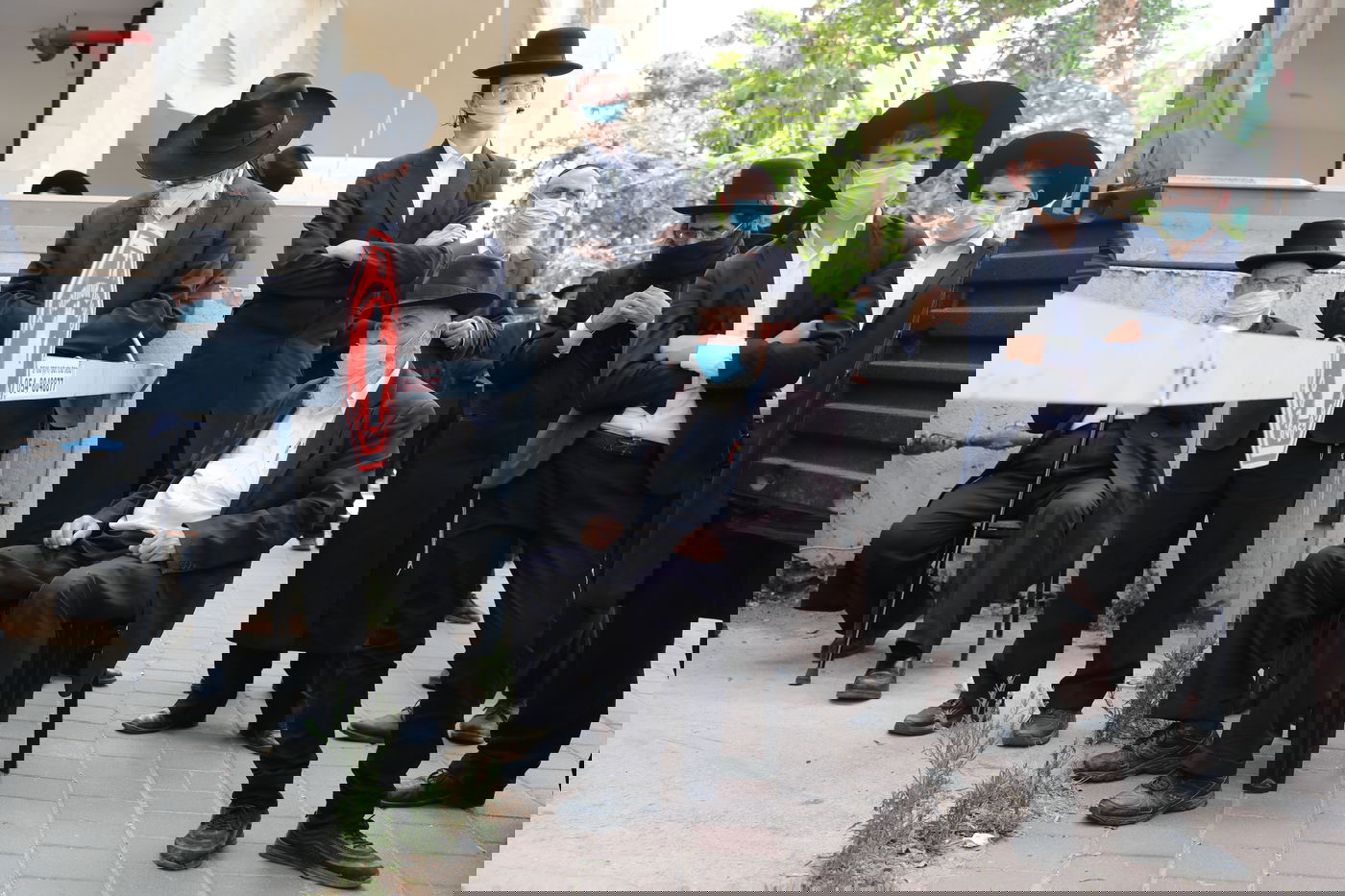 הספד על הרב עוזר דרורי: 'הפריע לו שנשים טיפלו בו כשהיה מונשם'