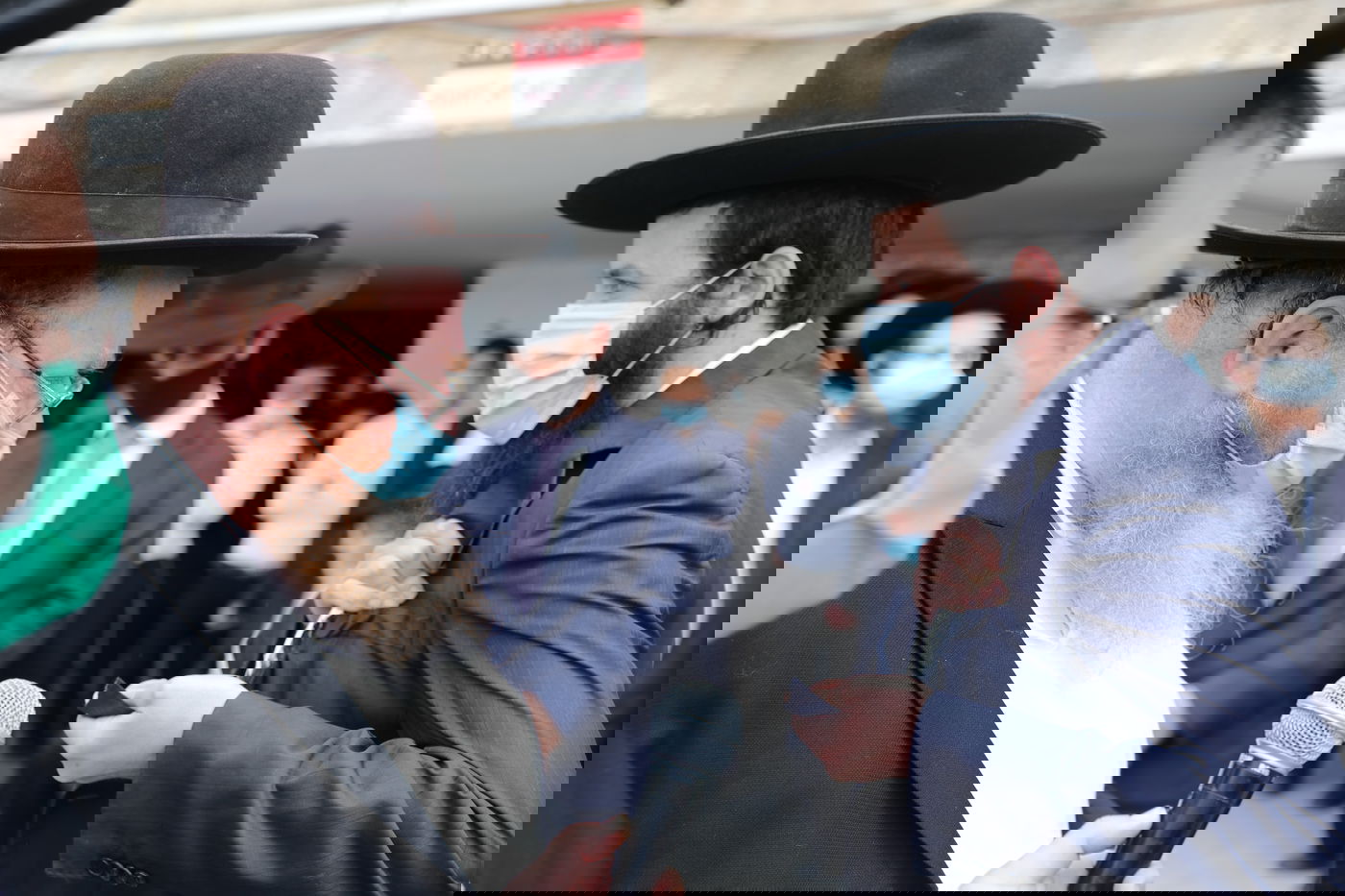 הספד על הרב עוזר דרורי: 'הפריע לו שנשים טיפלו בו כשהיה מונשם'