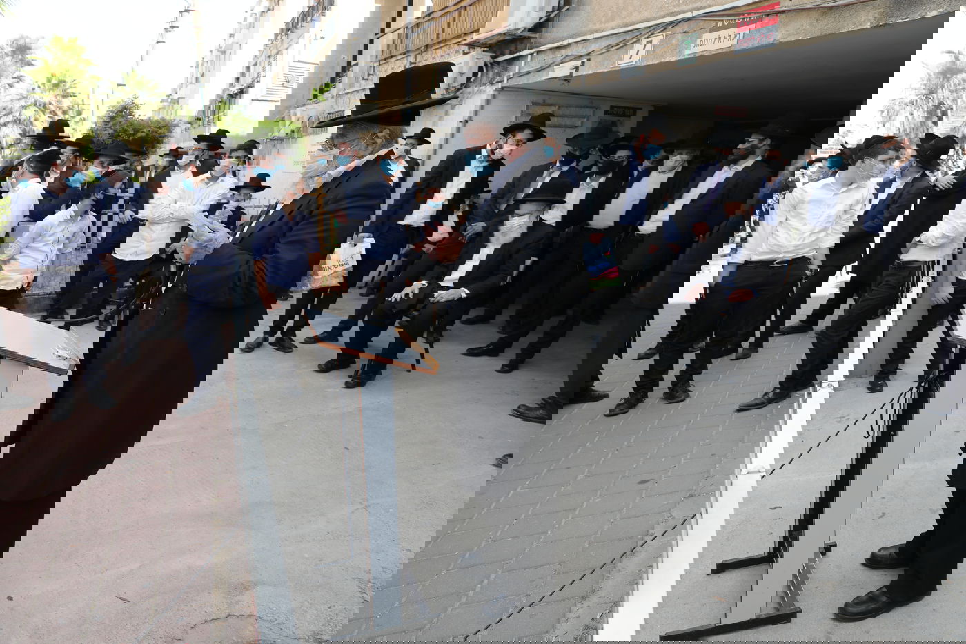 הספד על הרב עוזר דרורי: 'הפריע לו שנשים טיפלו בו כשהיה מונשם'