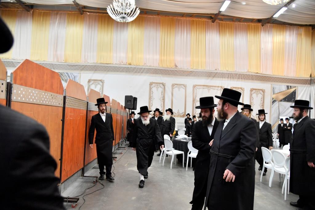 האדמו"ר מויז'ניץ ביקר ב"אולם החתונות"