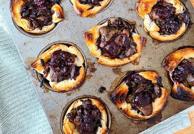 פרחי פילאס במילוי כבדים וריבת אוכמניות