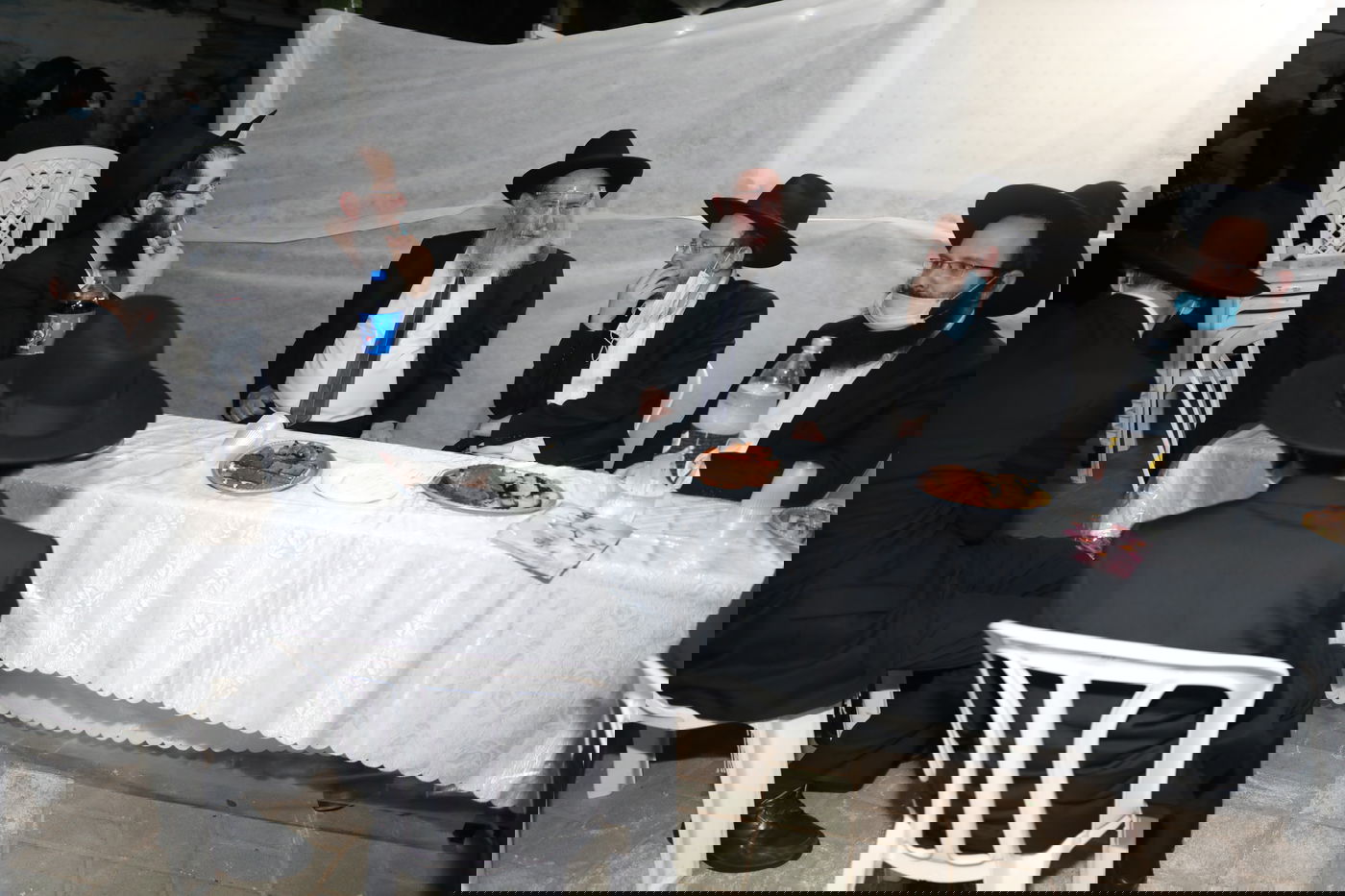 בצל קורונה: אירוסין לזוג ממשפחות חשובות