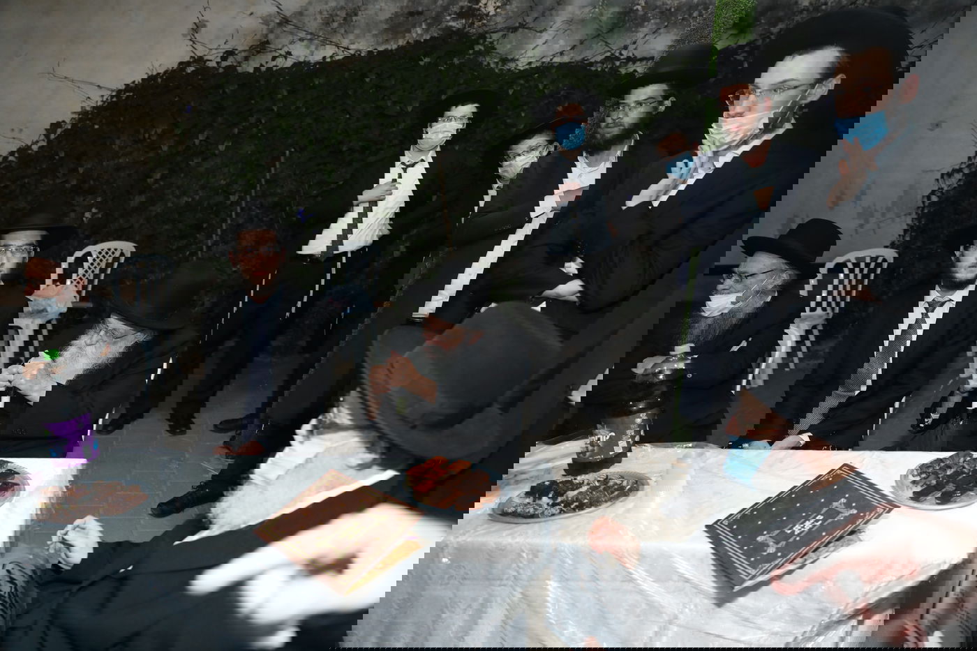 בצל קורונה: אירוסין לזוג ממשפחות חשובות