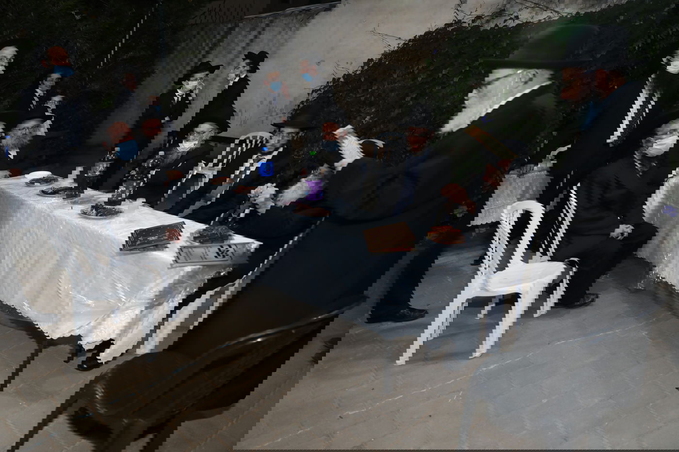 בצל קורונה: אירוסין לזוג ממשפחות חשובות