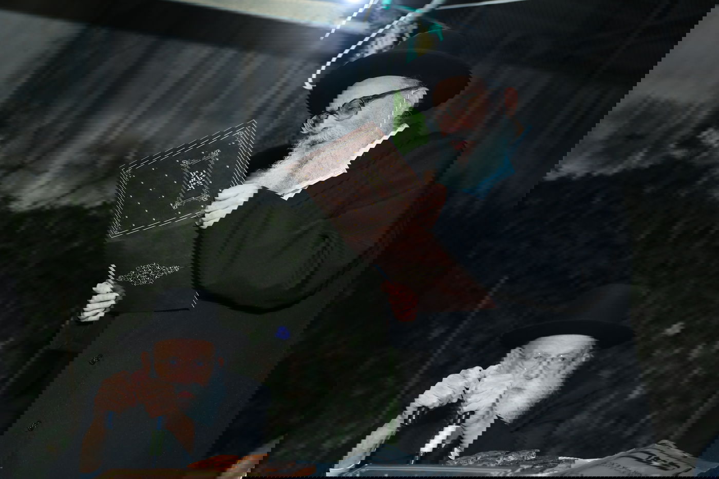 בצל קורונה: אירוסין לזוג ממשפחות חשובות