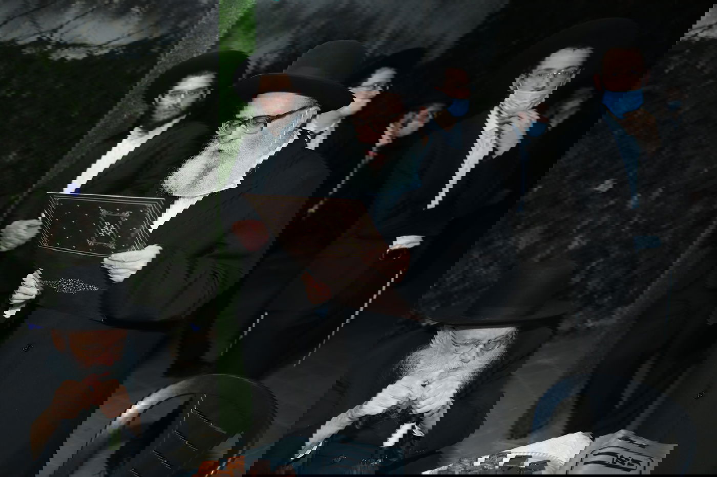 בצל קורונה: אירוסין לזוג ממשפחות חשובות