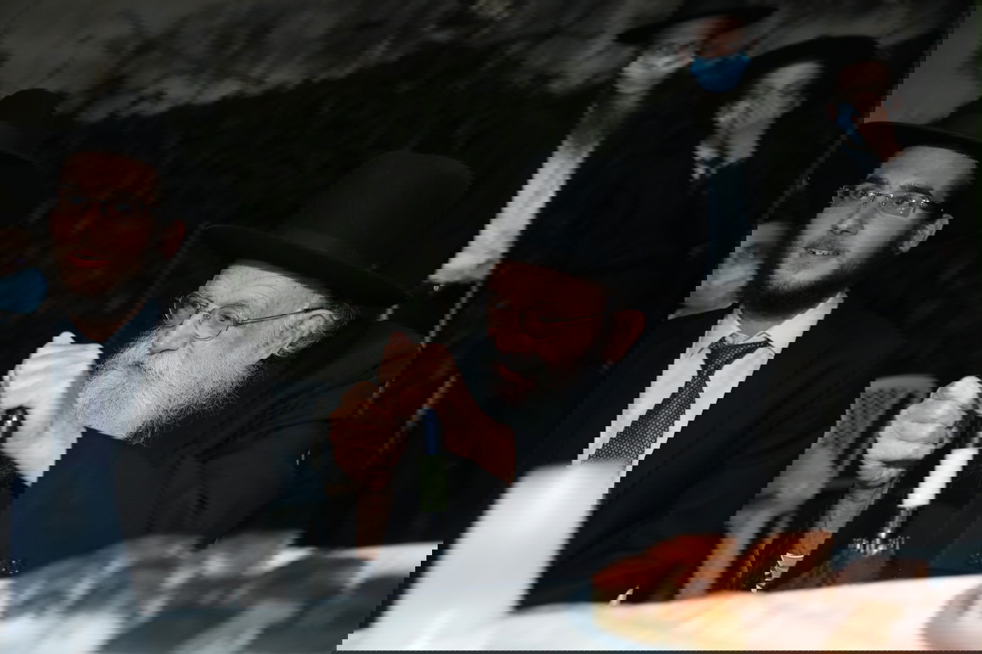 בצל קורונה: אירוסין לזוג ממשפחות חשובות