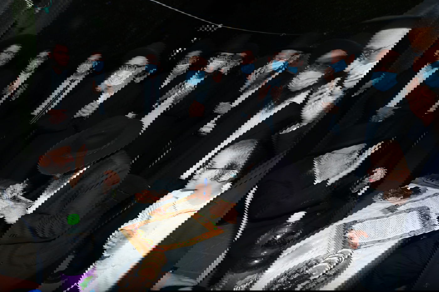 בצל קורונה: אירוסין לזוג ממשפחות חשובות