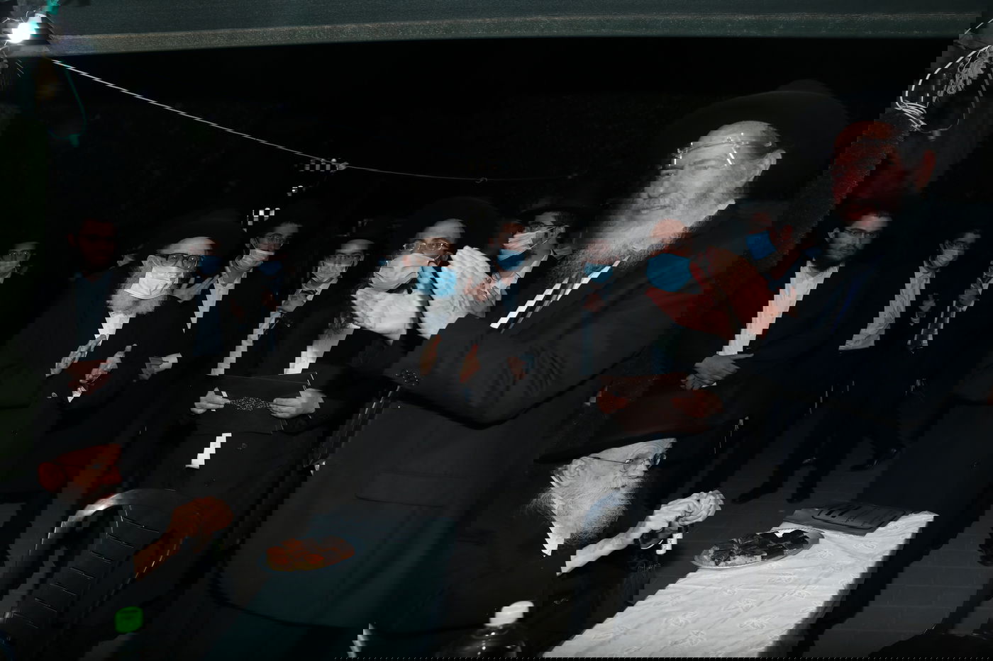 בצל קורונה: אירוסין לזוג ממשפחות חשובות