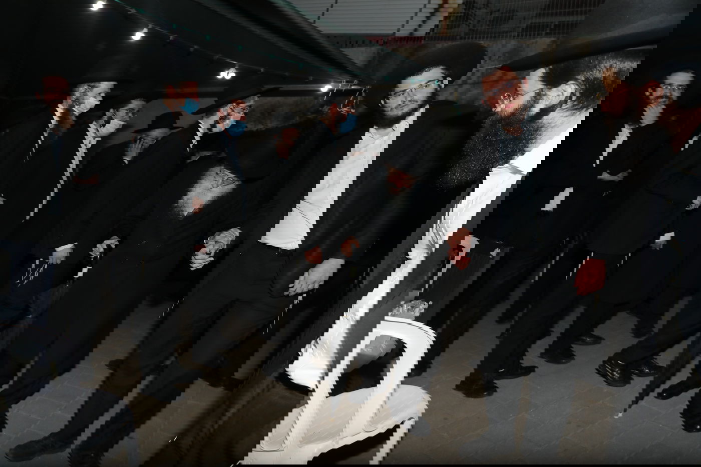 בצל קורונה: אירוסין לזוג ממשפחות חשובות