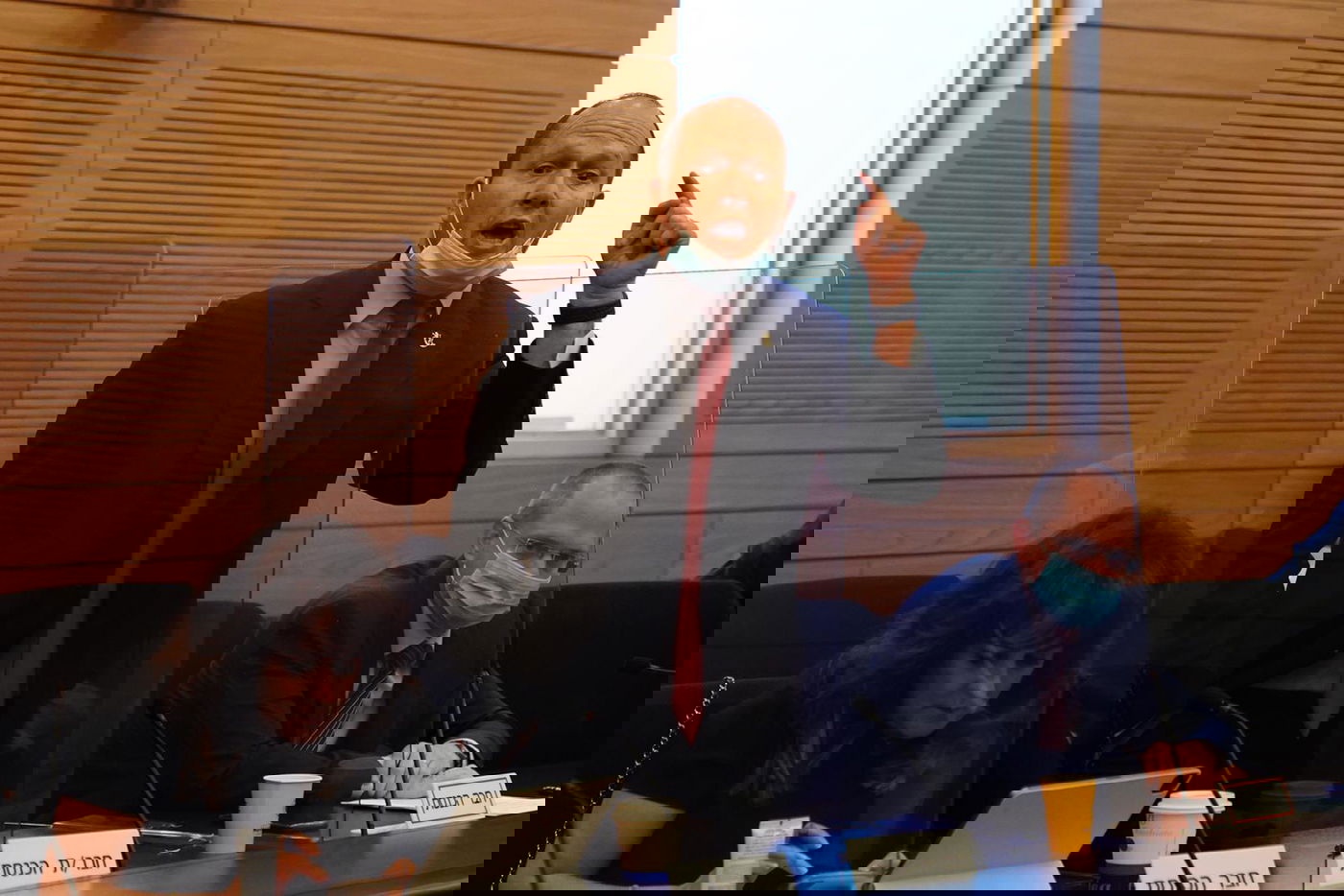 גפני פוצץ דיון עם שר האוצר: "אתה לא מקשיב, אל תאיים"