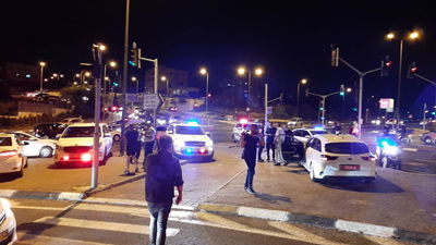 י-ם: נהג דרס שתי שוטרות - ונמלט מהמקום