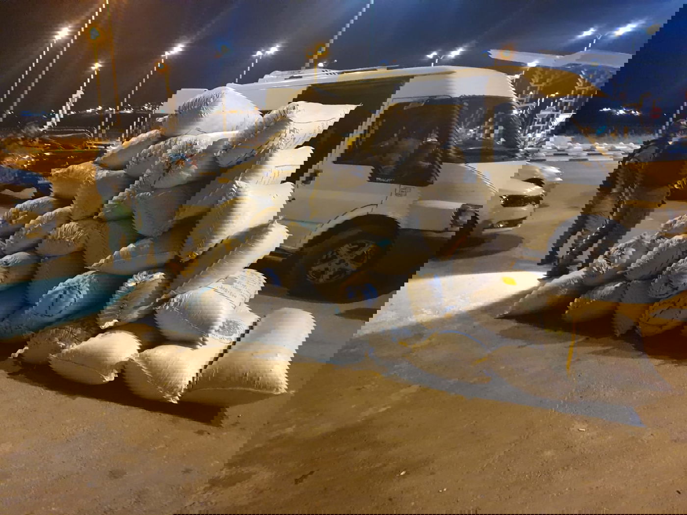 נתפס חשוד בהברחת 1.2 טון של  צמח זעתר