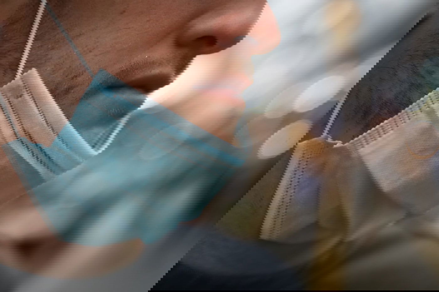 צפוף, בלי מסכות: תמונת מצב בשוק מחנה יהודה