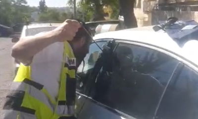 המתנדב חילץ את התינוק - עם התפילין. צפו