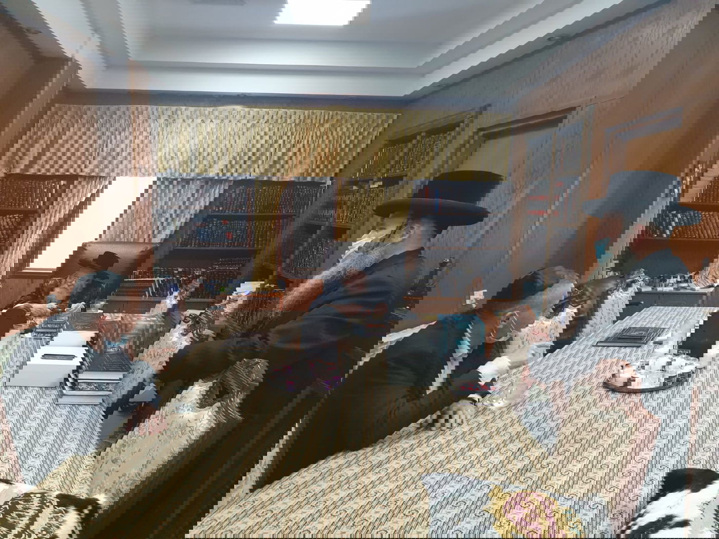 השר יזהר שי אצל הרבי מקרעטשניף, אמש