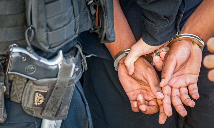 המשטרה הגישה הצהרת תובע נגד המדריך החשוד בתקיפה