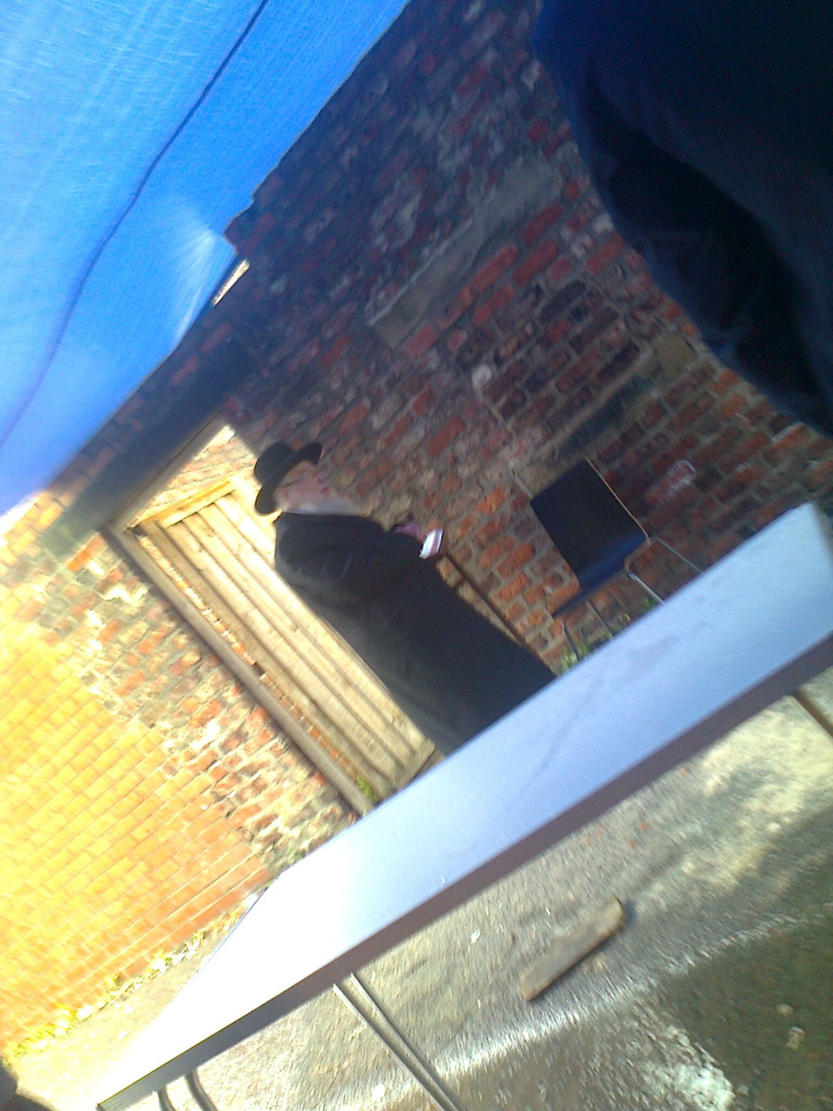 אורח חייו של ראש ישיבת גייטסהד ב'קורונה'. צפו