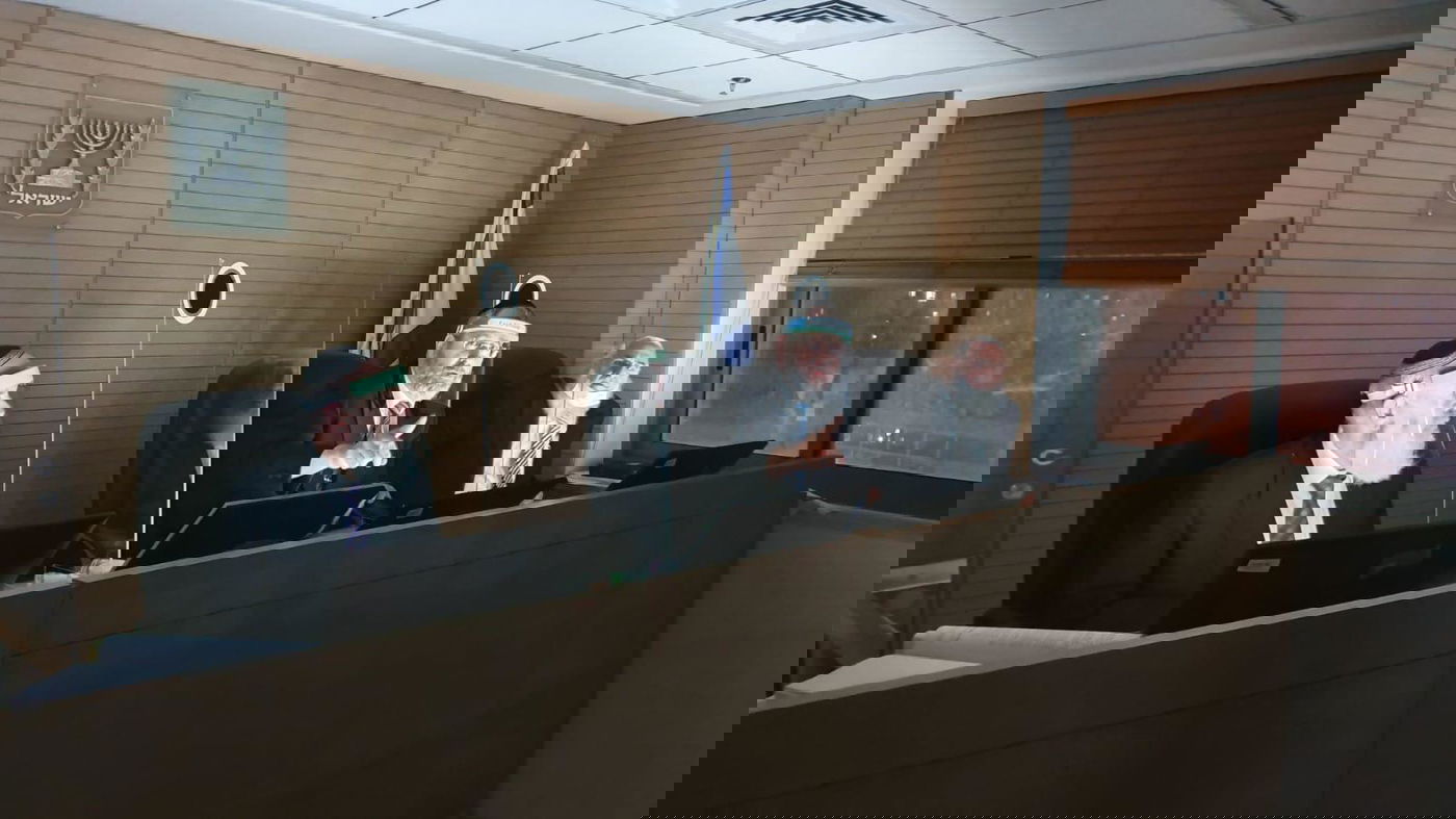 הגר"ד לאו בדיון בבית הדין