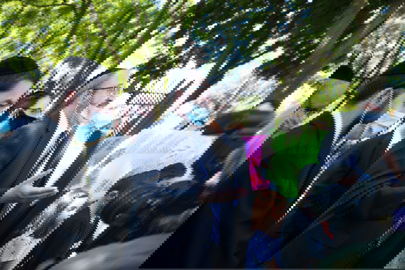 חרדים הפגינו בניו יורק: "לסיים את השיגעון; לפתוח גינות"