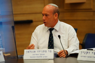 מבקר המדינה: אבחן את האיכונים הסלולאריים שבוצעו על ידי שב"כ במשבר הקורונה