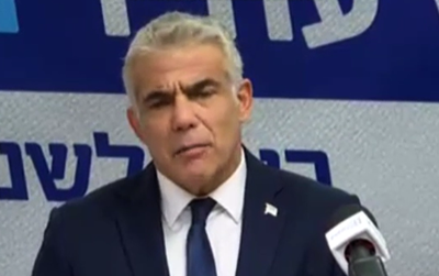 לפיד במתקפה: "נתניהו מסוכן וראש ממשלה לא לגיטימי"