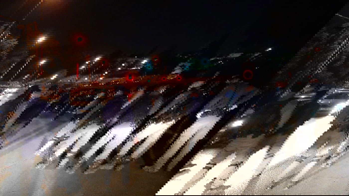 עימותים בהלוויית אח האדמו"רים: כך הבריחו את ה'מיטה'