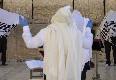 החוצפה של ישראל ביתנו: 'למה אין תחבורה לכותל בשבת'