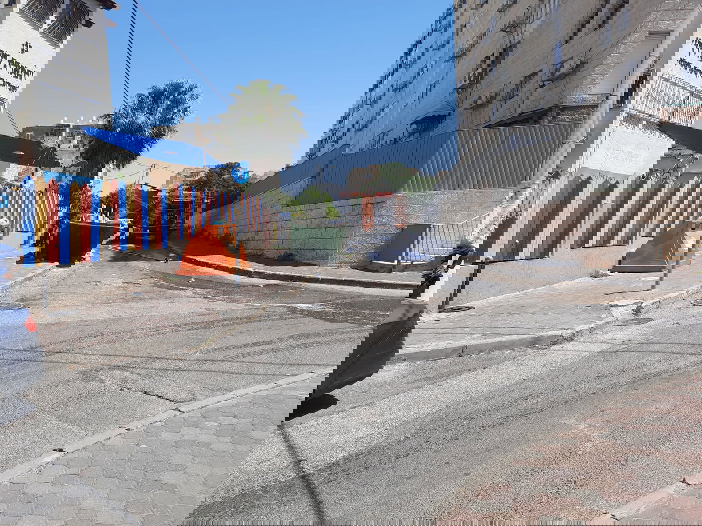 'בוטקה' נשרף; 250 פעוטות פונו מגני הילדים