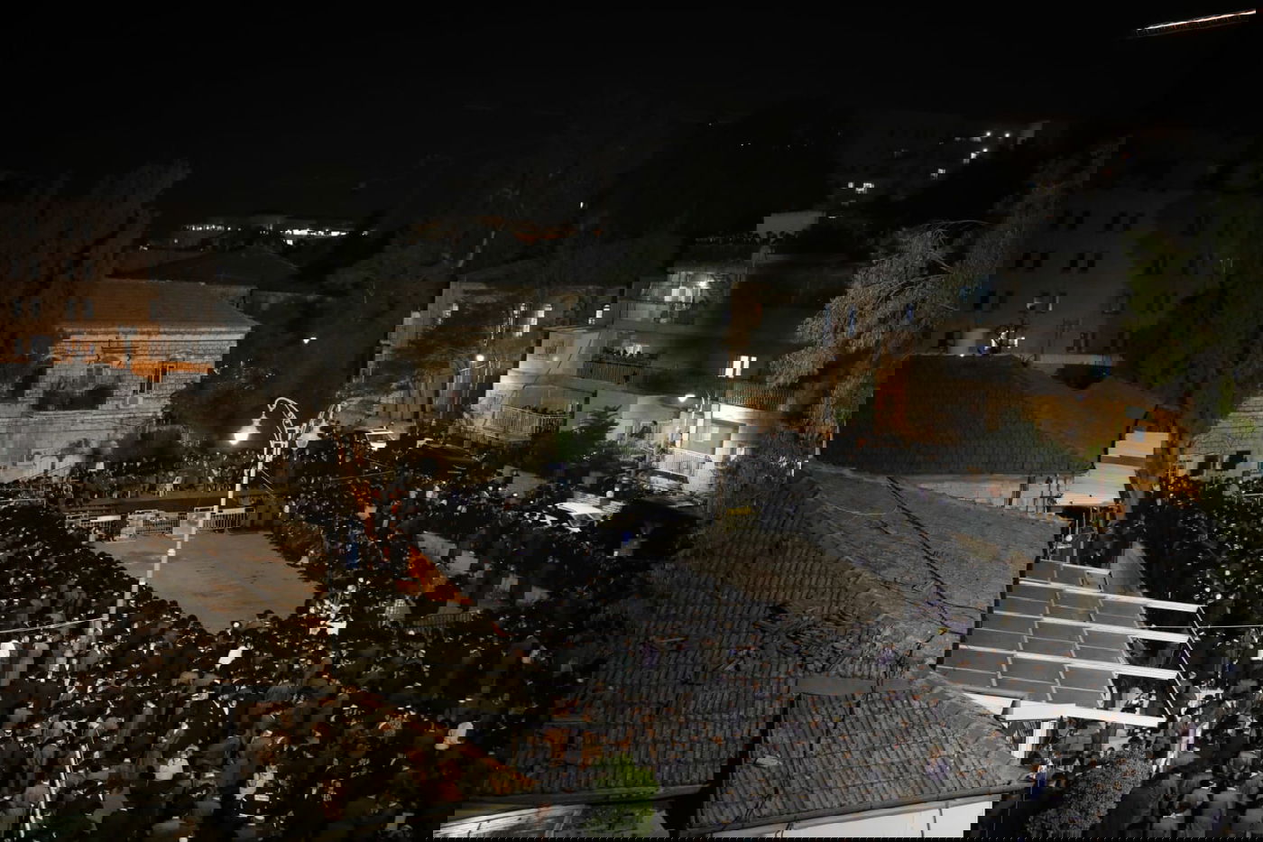 נפטר מקורונה: הלווית הרה"צ רבי אהרן קאהן זצ"ל