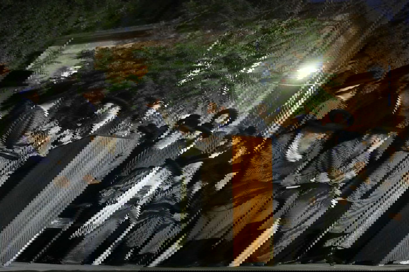 נפטר מקורונה: הלווית הרה"צ רבי אהרן קאהן זצ"ל