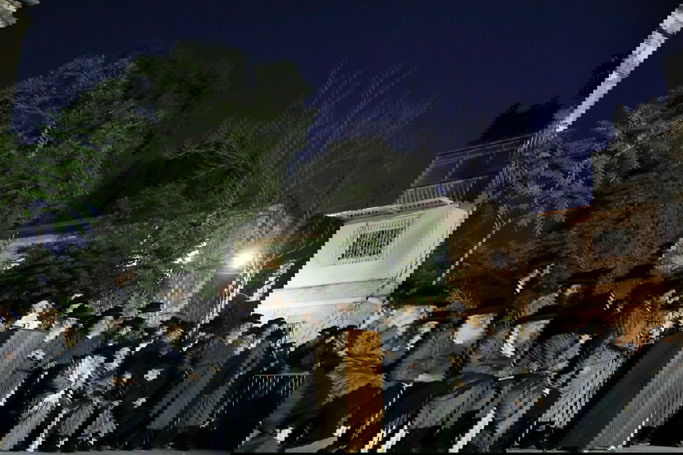 נפטר מקורונה: הלווית הרה"צ רבי אהרן קאהן זצ"ל