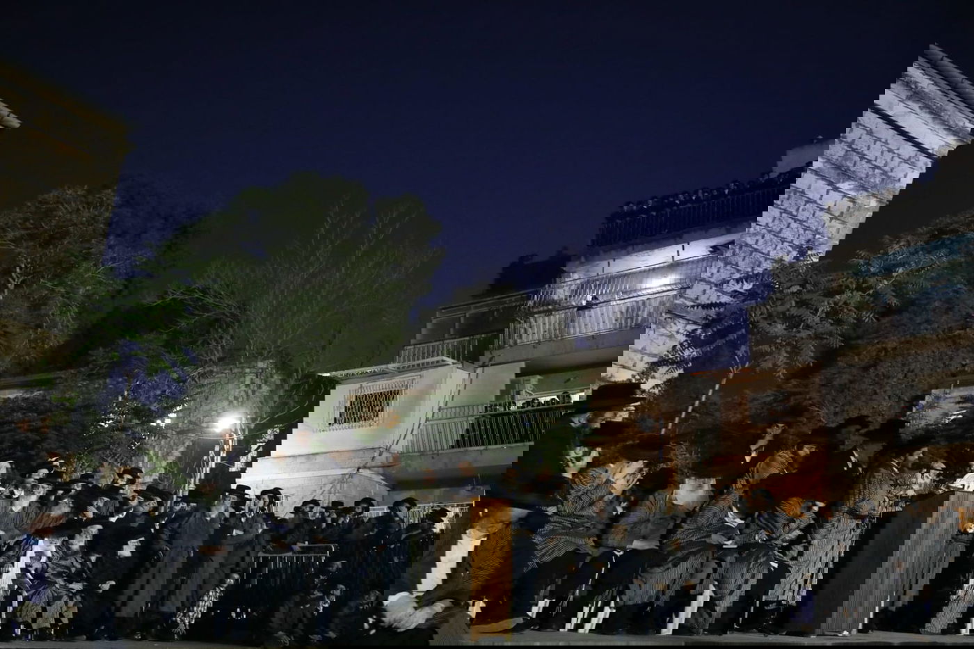 נפטר מקורונה: הלווית הרה"צ רבי אהרן קאהן זצ"ל