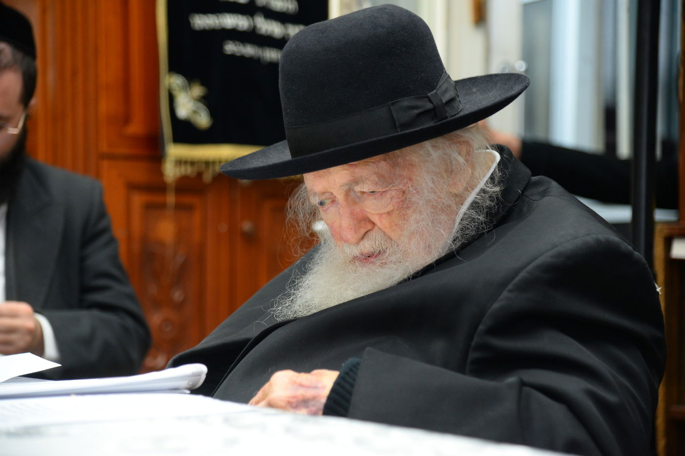 בזכות התורה! בכח התורה! שר התורה!