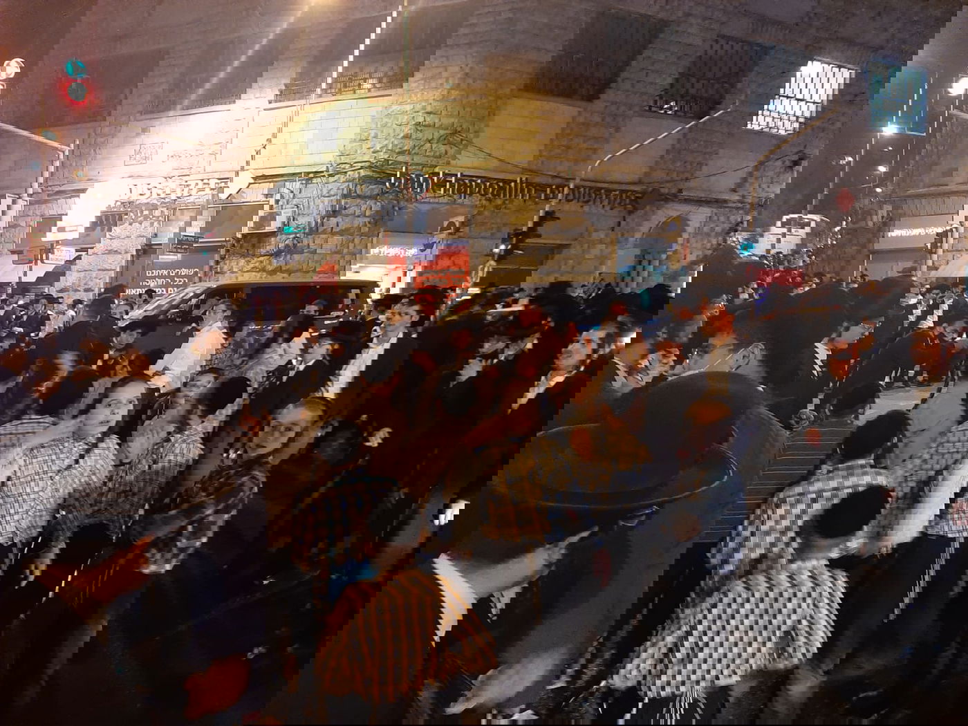 הפגנת ילדים; גויסו למחות על מעצר הקיצוני