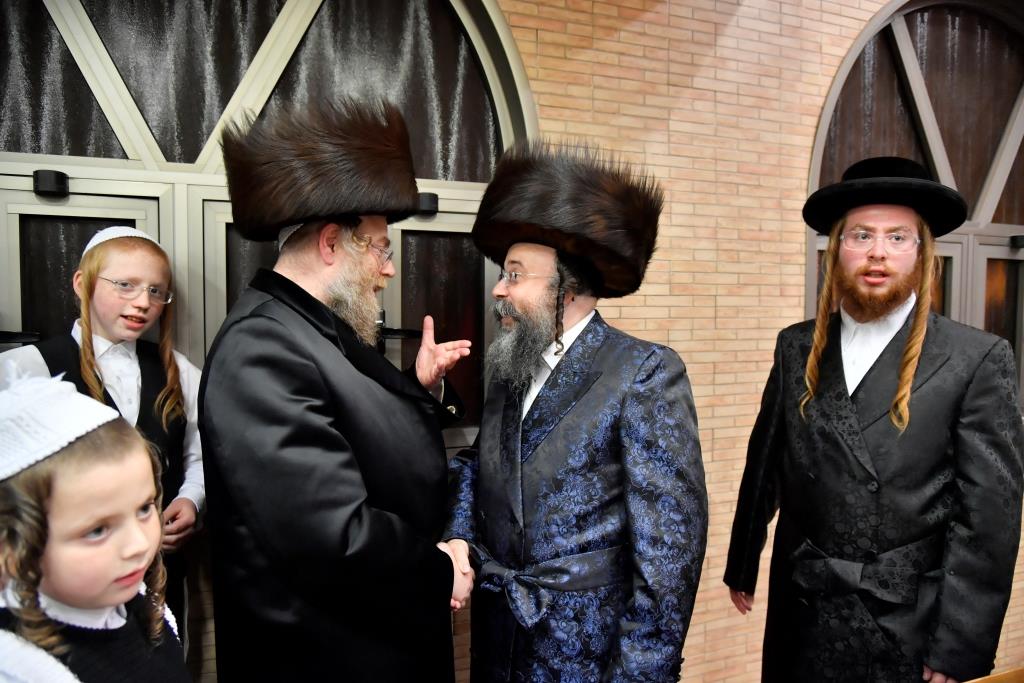 לפני האבל - שמחה: נכד האדמו"ר מתולדות אהרן התארס