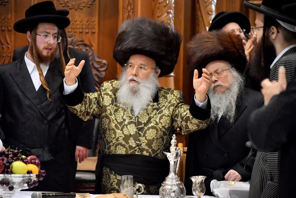 לפני האבל - שמחה: נכד האדמו"ר מתולדות אהרן התארס