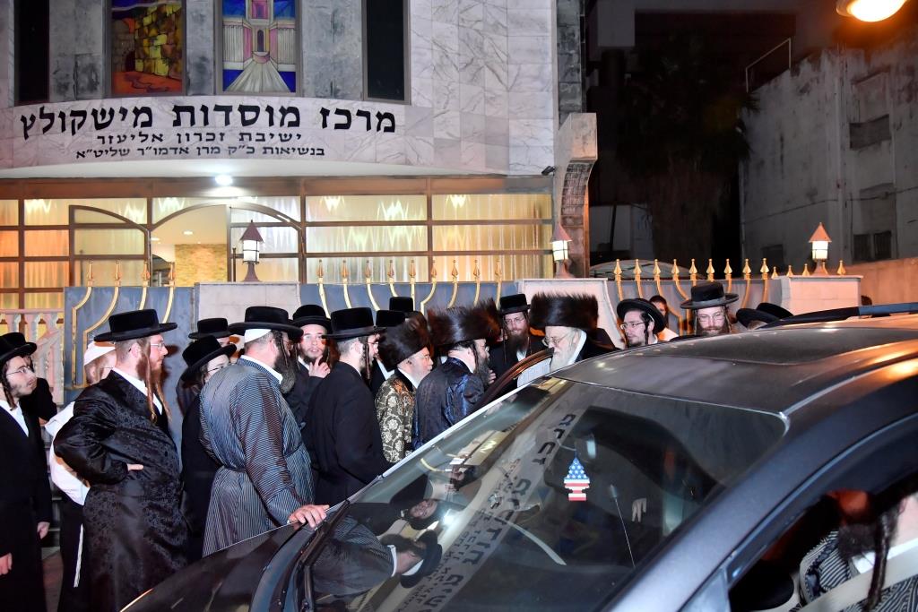 לפני האבל - שמחה: נכד האדמו"ר מתולדות אהרן התארס