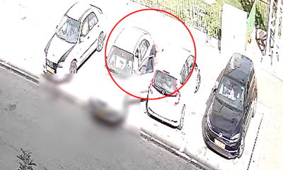 בן 50 עקב אחר המתווכת וגנב מרכבה כסף