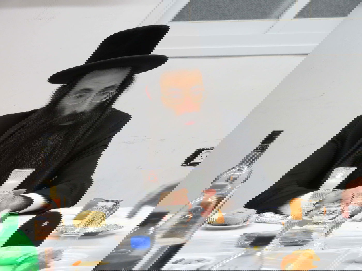 במהלך ה'טיש יארצייט': נחשף ספר עתיק של הרה"ק מביאלה