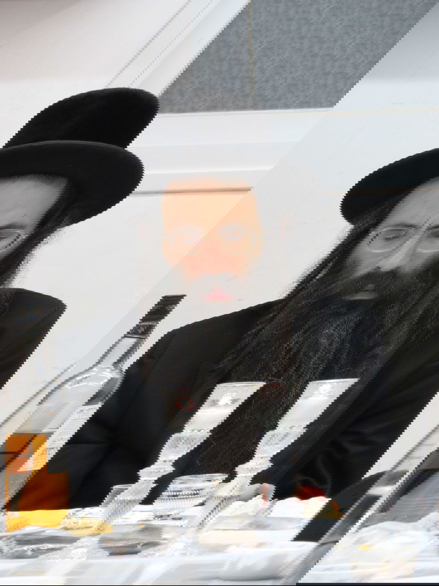 במהלך ה'טיש יארצייט': נחשף ספר עתיק של הרה"ק מביאלה